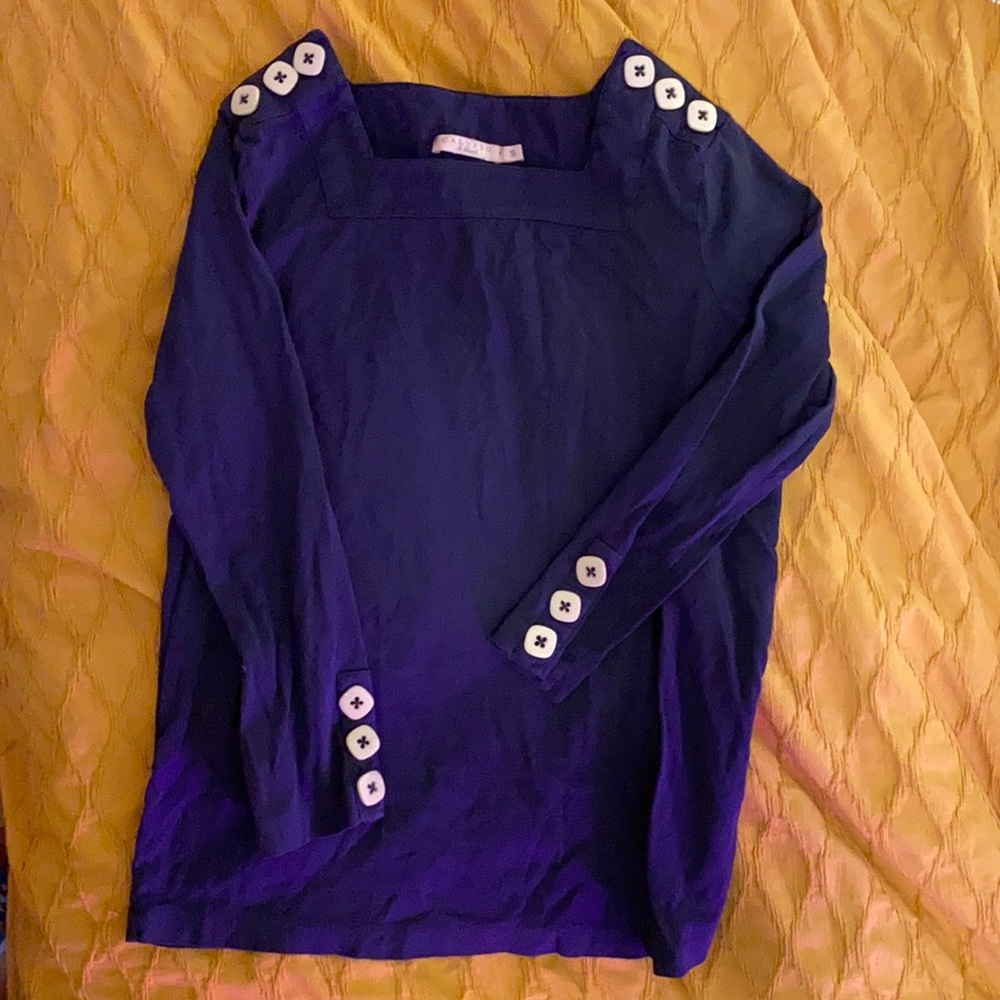 blue 3/4 sleeve shirt